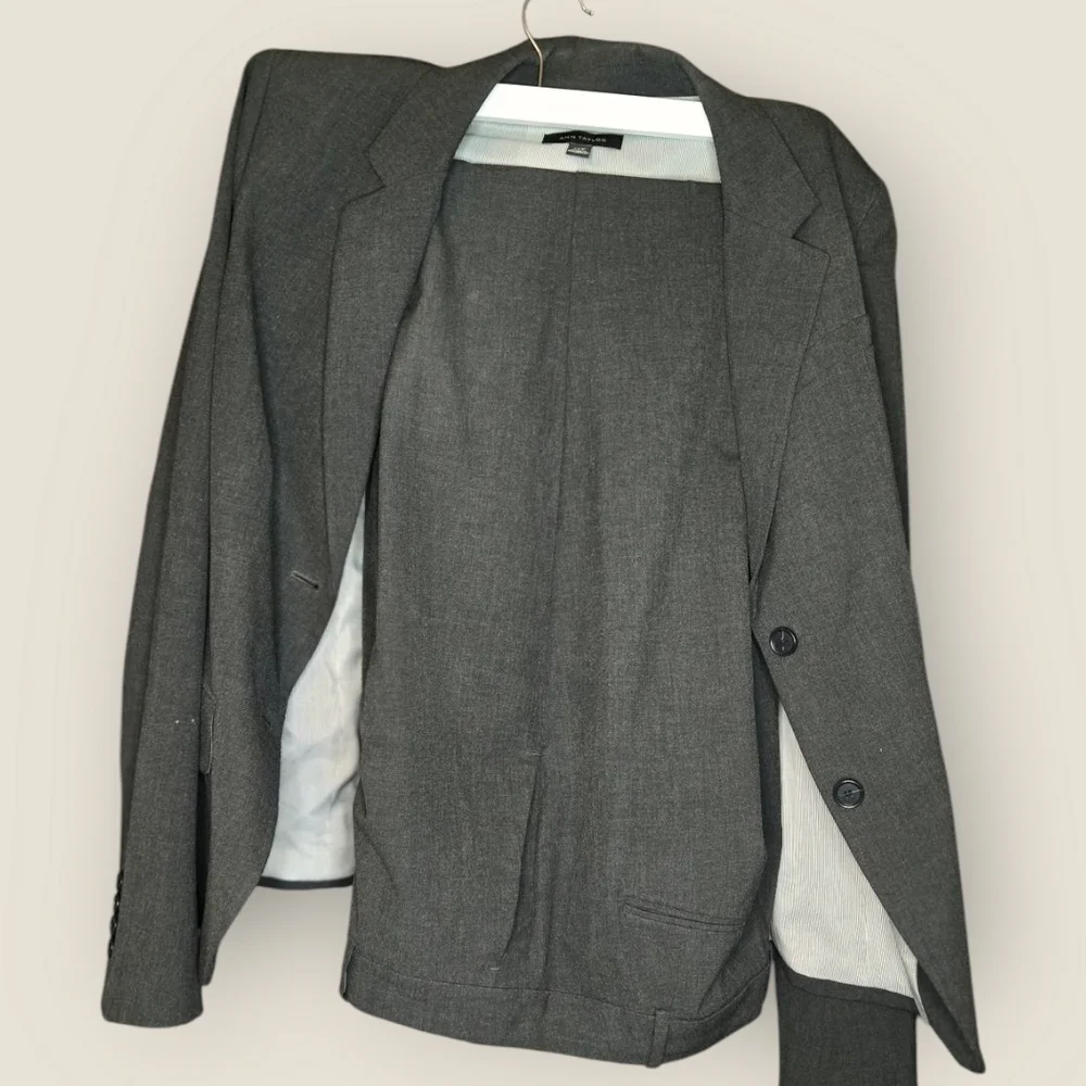 The Notched Two Button Blazer in Seasonless Stretch And StraightPant Anne TAYLOR